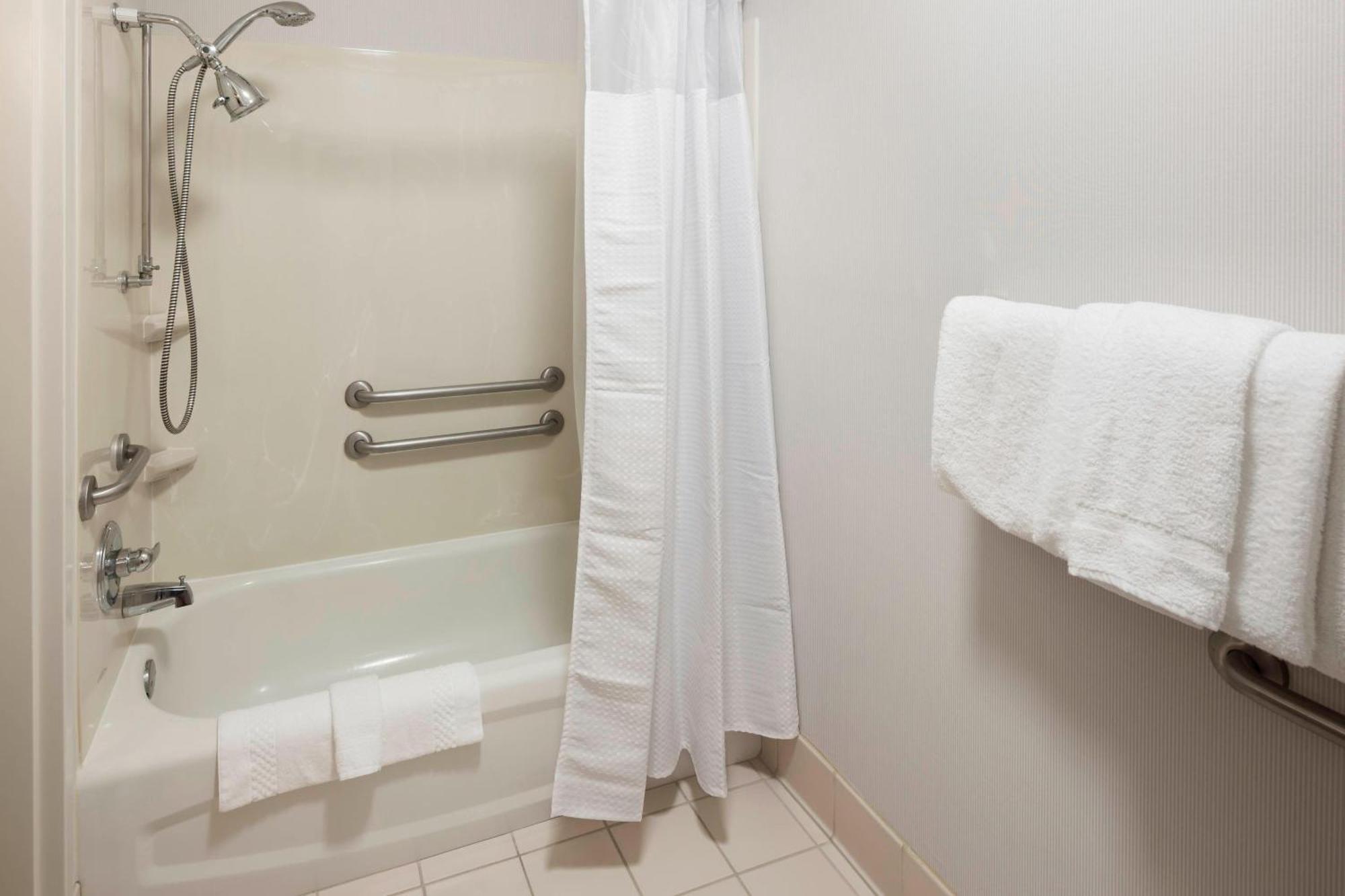 Hotel Courtyard By Marriott Wichita East Zewnętrze zdjęcie