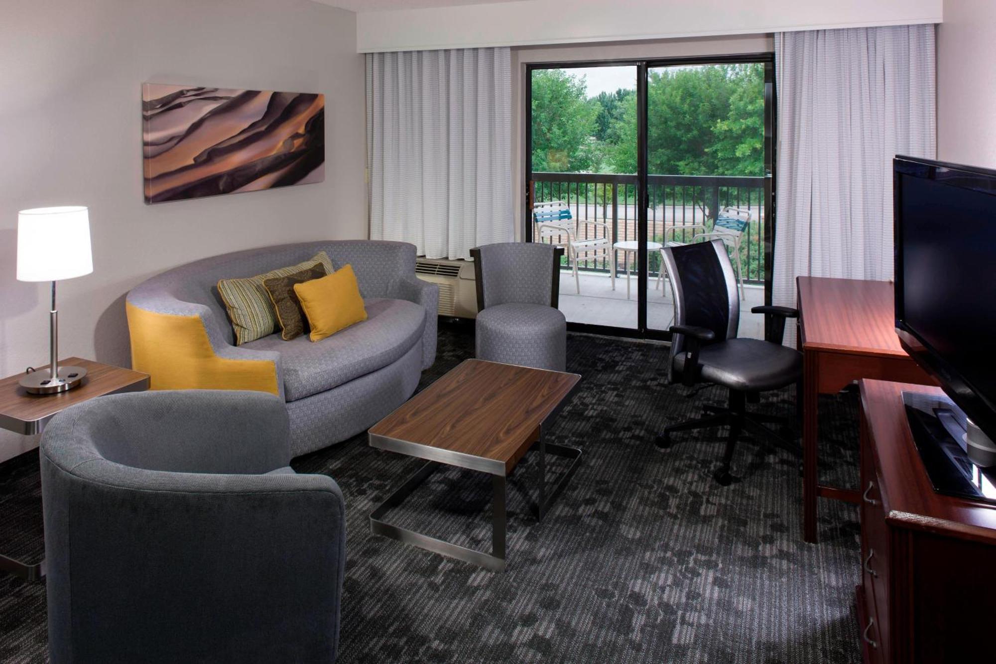 Hotel Courtyard By Marriott Wichita East Zewnętrze zdjęcie