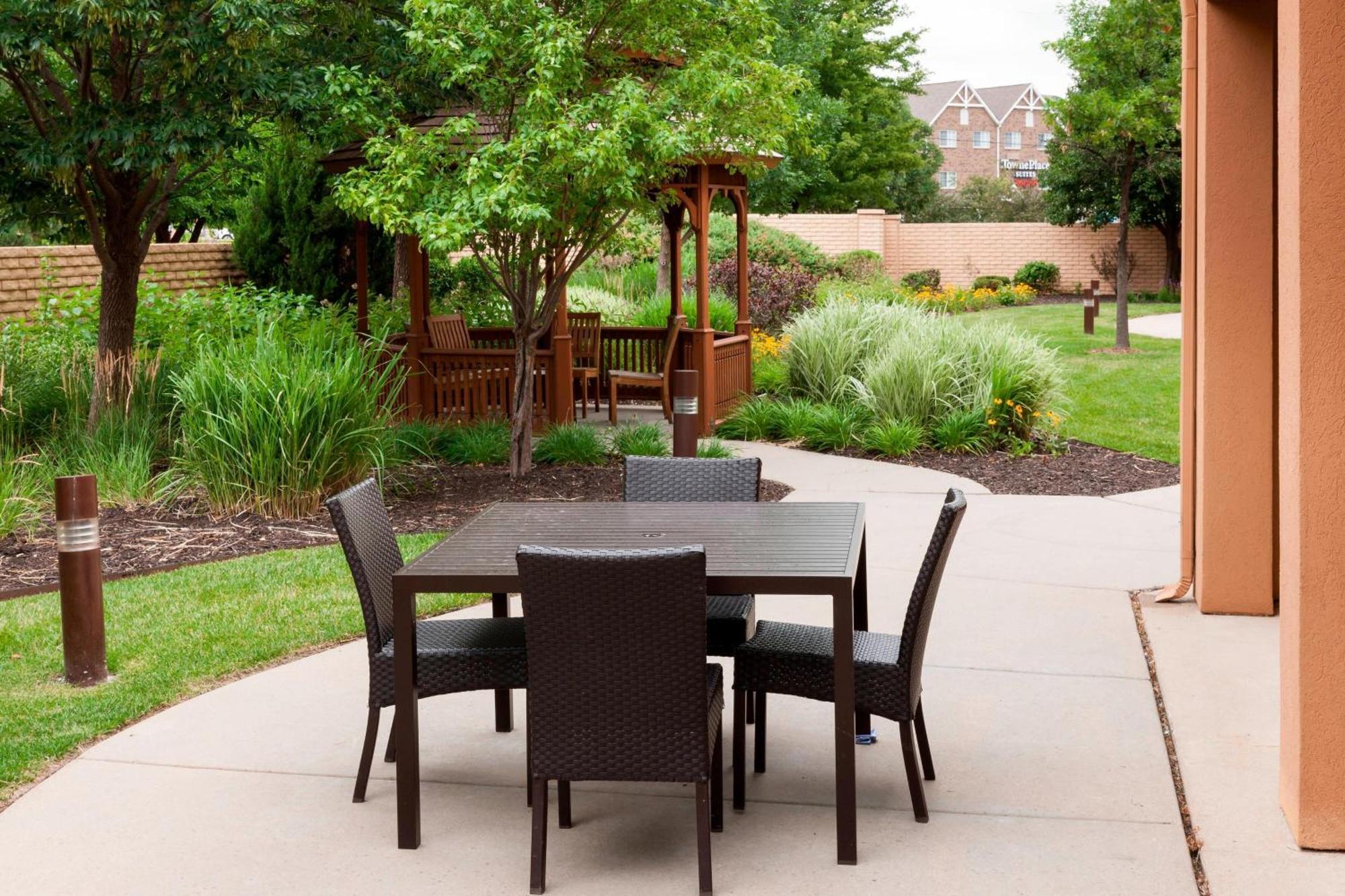 Hotel Courtyard By Marriott Wichita East Zewnętrze zdjęcie