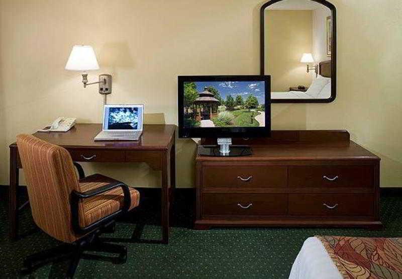 Hotel Courtyard By Marriott Wichita East Pokój zdjęcie