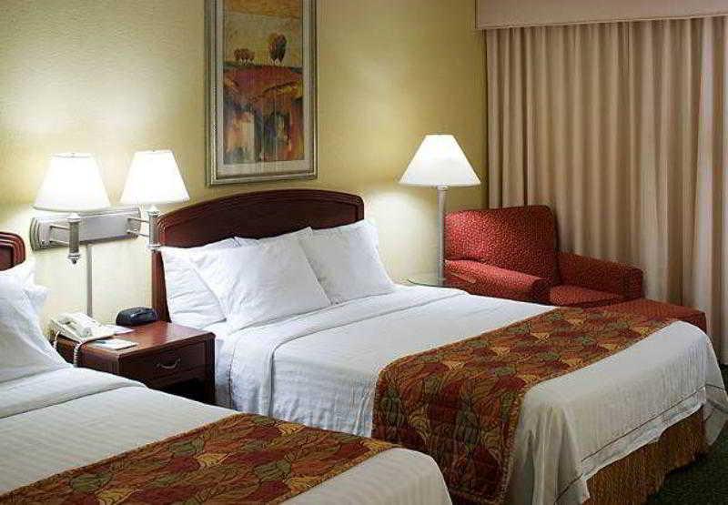 Hotel Courtyard By Marriott Wichita East Pokój zdjęcie